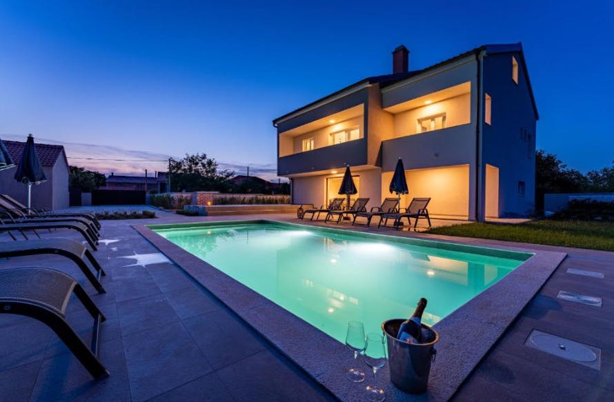 Villa Campi Dalmatia - Odmor u luksuznoj villi s bazenom u Zadru